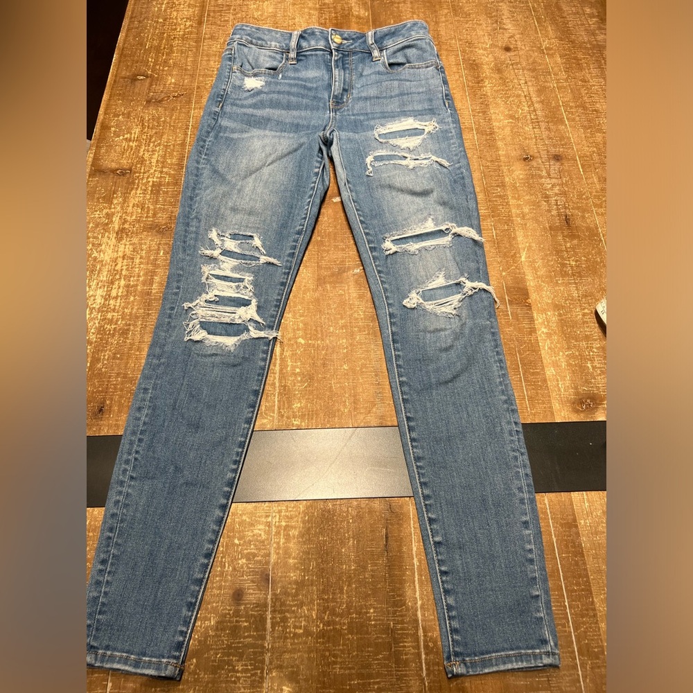 American Eagle Distressed High Rise Jegging